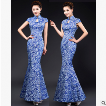 青花瓷袍旗袍魚尾晚禮服長款年會主持人演出服中式復古新娘敬酒服