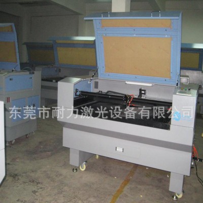 東莞石碣石龍1680型服裝布料服裝輔料皮革皮料激光裁片加工