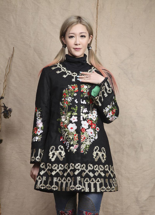 卷珠簾 2014秋冬新品女裝歐式重工刺繡中國風棉麻刺繡棉衣外