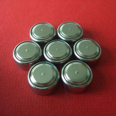 廠家供應(yīng)高品質(zhì)環(huán)保無(wú)汞紐扣電池LR44 /AG13電池