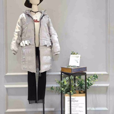 深圳品牌女裝折扣歐莎莉格羽絨服貨源批發(fā)