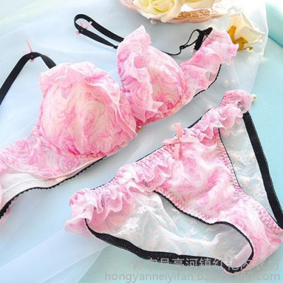 時尚內衣  內衣服裝批發(fā)