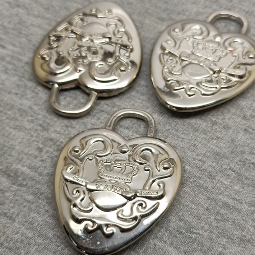 金泰鈕扣_服裝配件_冬衣配飾_毛衣風(fēng)衣服裝配飾生產(chǎn)