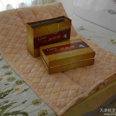供應夏季新款蠶絲被  **價格便宜  帶精美禮盒