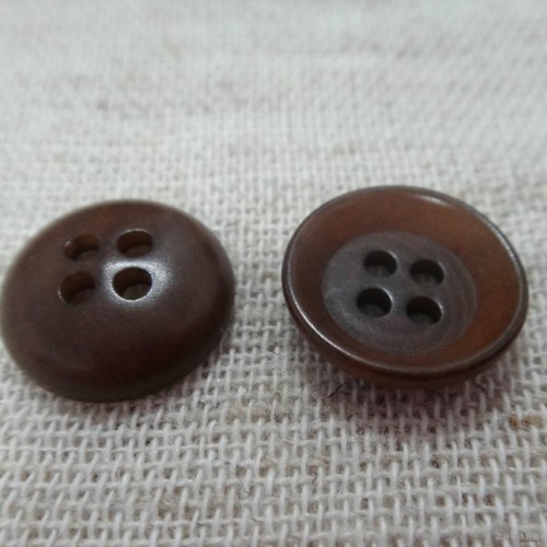 進(jìn)口象牙果四眼鈕扣  中 襯衫扣 環(huán)保果實(shí)扣 定制紐