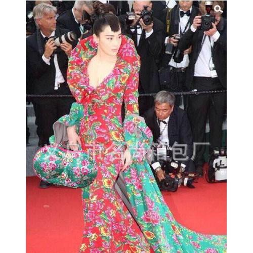 直銷爆款張馨予同款文胸包    硅膠文胸包  EVA文胸包