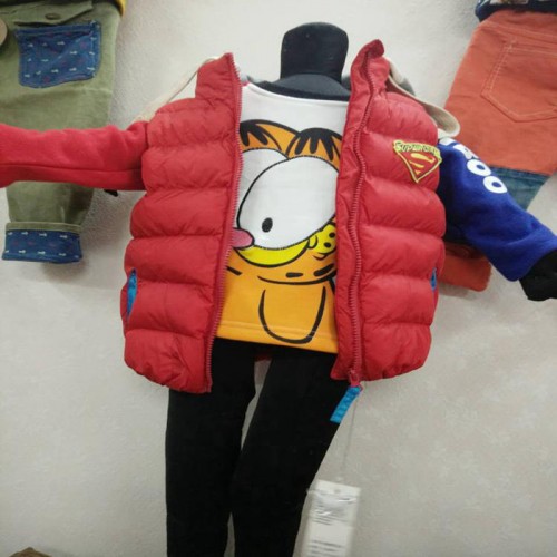 云南品牌童裝**男童裝，女童裝批發97
