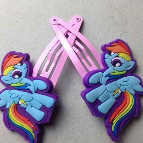 新款發(fā)夾,公仔飾品,動(dòng)漫頭飾,歡樂(lè)發(fā)夾,little頭飾,新款歡樂(lè)小馬眪