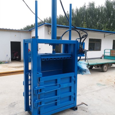 無紡布噸袋立式液壓打包機(jī) 稻草秸稈壓塊打捆機(jī) 益榮機(jī)械廢塑料壓塊打包機(jī)