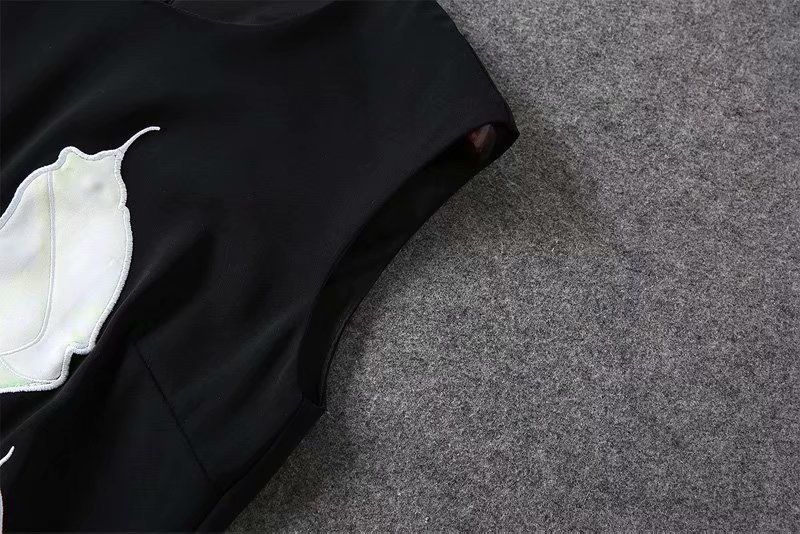 0515-11 貝嫂同款馬蹄蓮繡花修身魚尾連衣裙尺碼SMLX