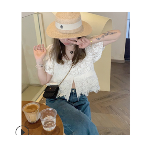 開(kāi)叉設(shè)計(jì)方領(lǐng)短袖蕾絲小衫洋氣內(nèi)搭上衣女2021夏季韓版新款簡(jiǎn)約潮