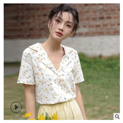 日系碎花襯衫女夏季辣妹穿搭短袖襯衣設計感小眾溫柔風翻領上衣潮