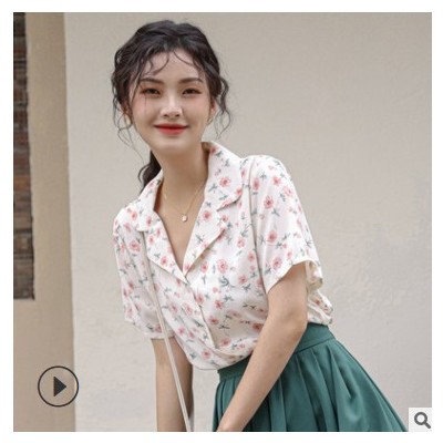 日系碎花襯衫女夏季辣妹穿搭短袖襯衣設(shè)計感小眾溫柔風(fēng)翻領(lǐng)上衣潮